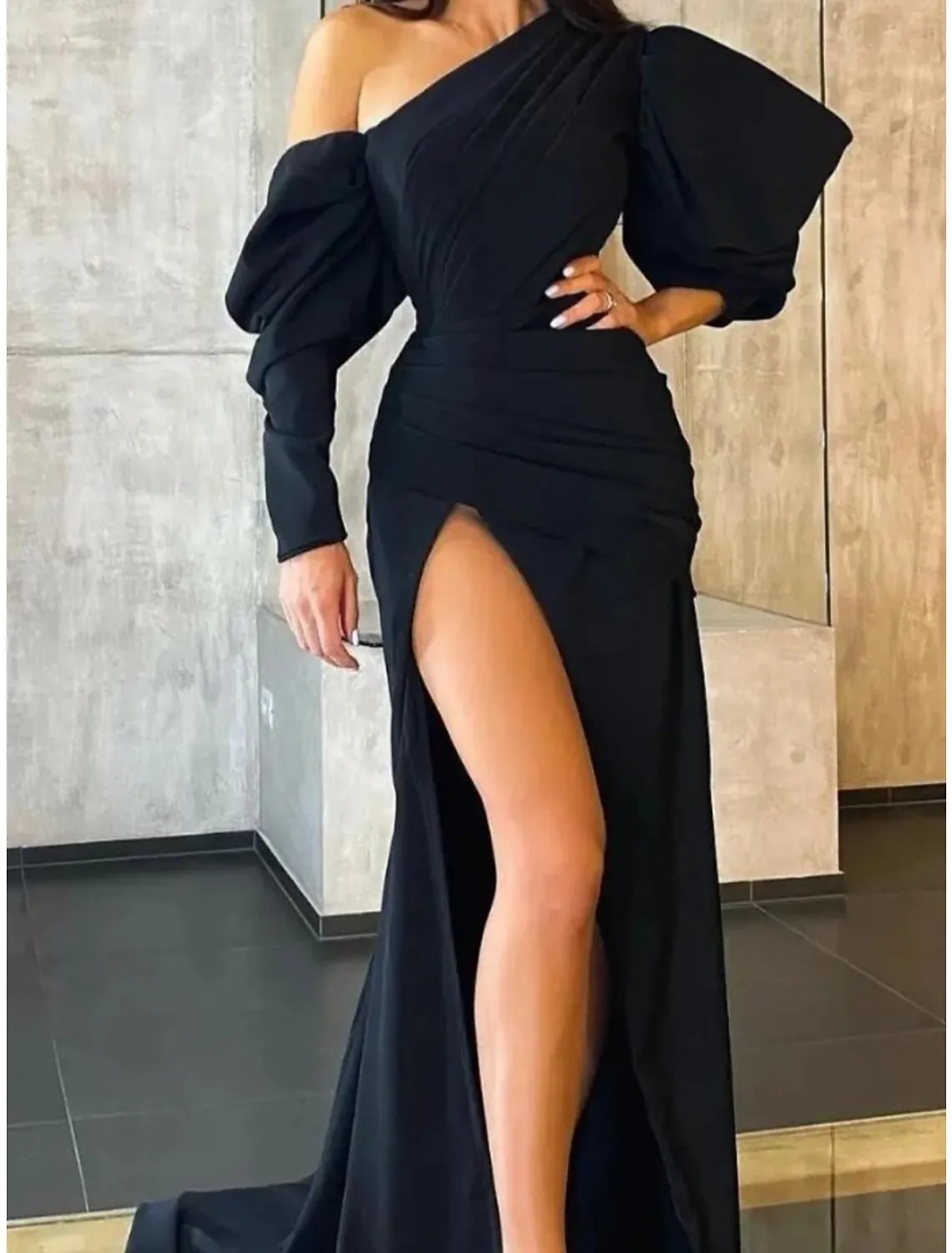 A-Line Evening Gown Elegant Dress Formal Sweep / Brush Train Black Dress Long Sleeve One Shoulder Satin with Pleats Ruched Slit