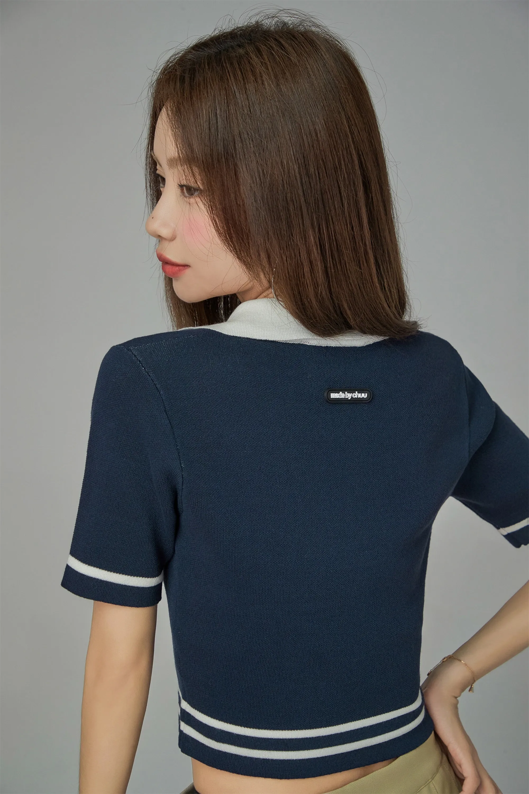 Chuu Spirit V-Neck Cropped T-shirt