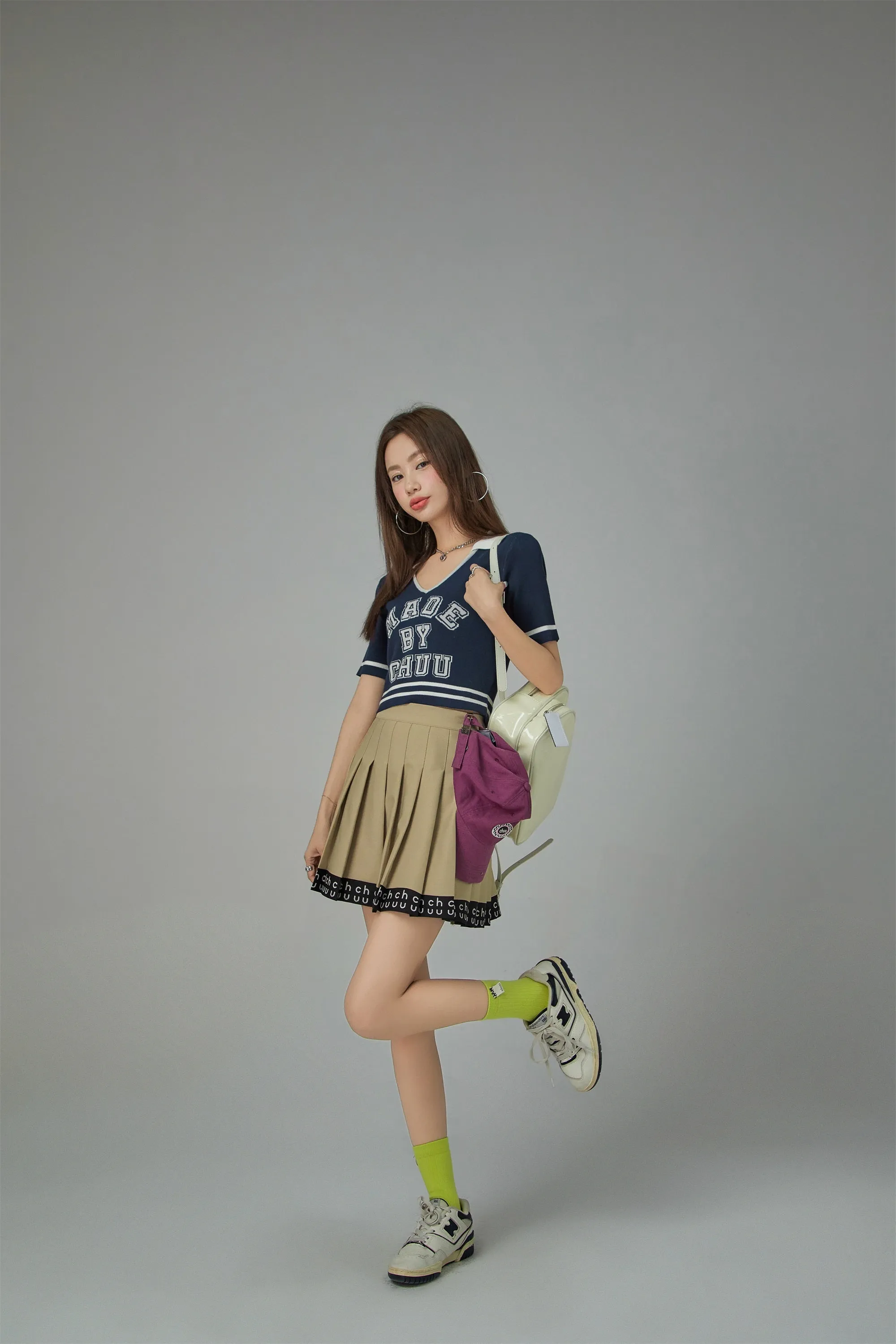 Chuu Spirit V-Neck Cropped T-shirt