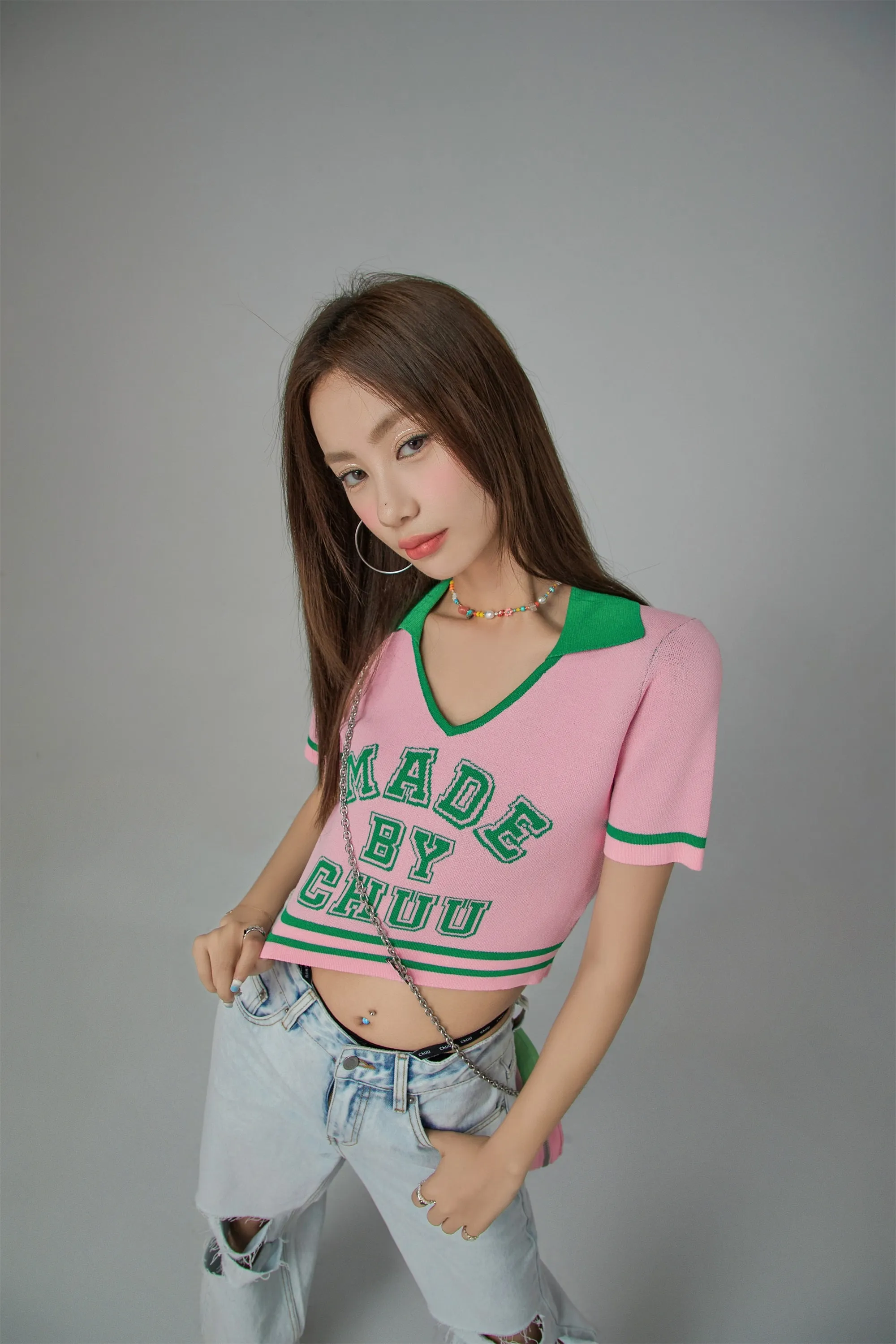 Chuu Spirit V-Neck Cropped T-shirt